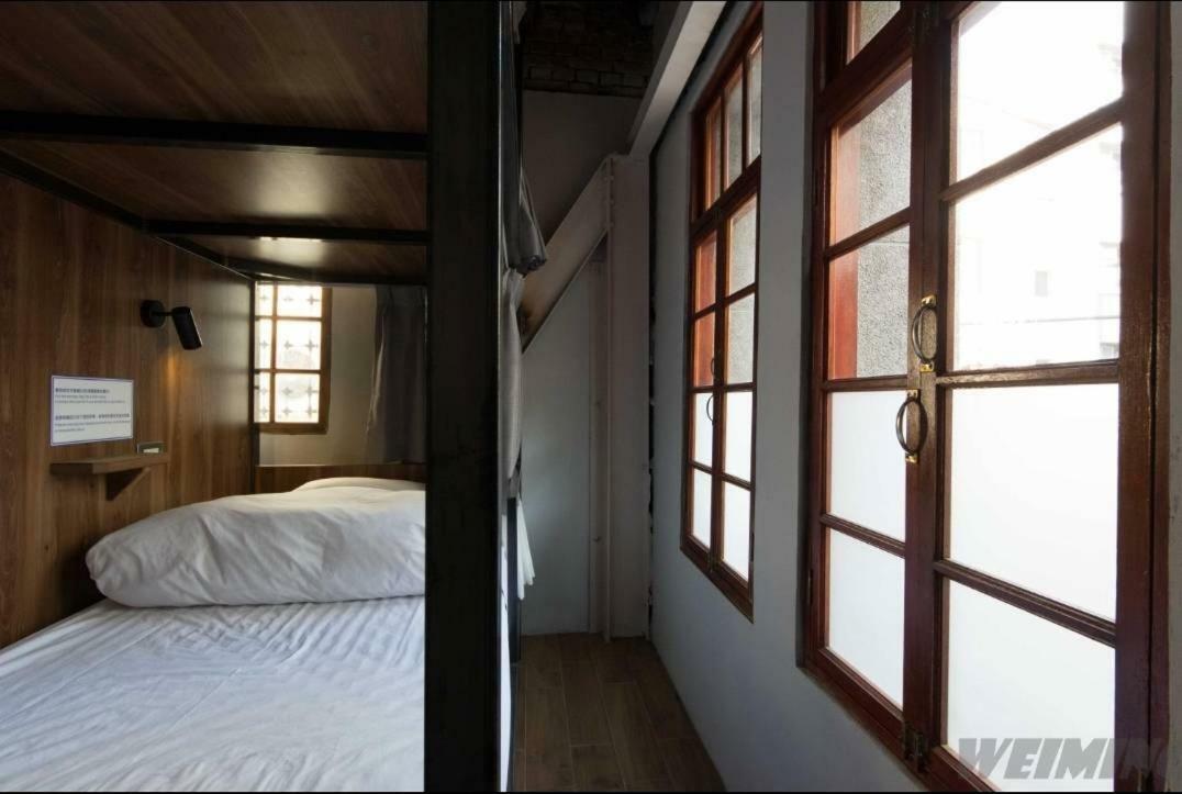 158 Hostel Tainan Extérieur photo